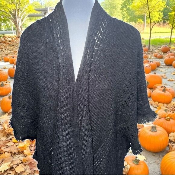 New With Tags Anthony Originals Black Knit Shawl / Poncho with Fringe Size Missy - Picture 3 of 9